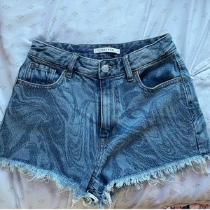 High-rise festival shorts from PacSun size 25, condition-brand-new, frilled